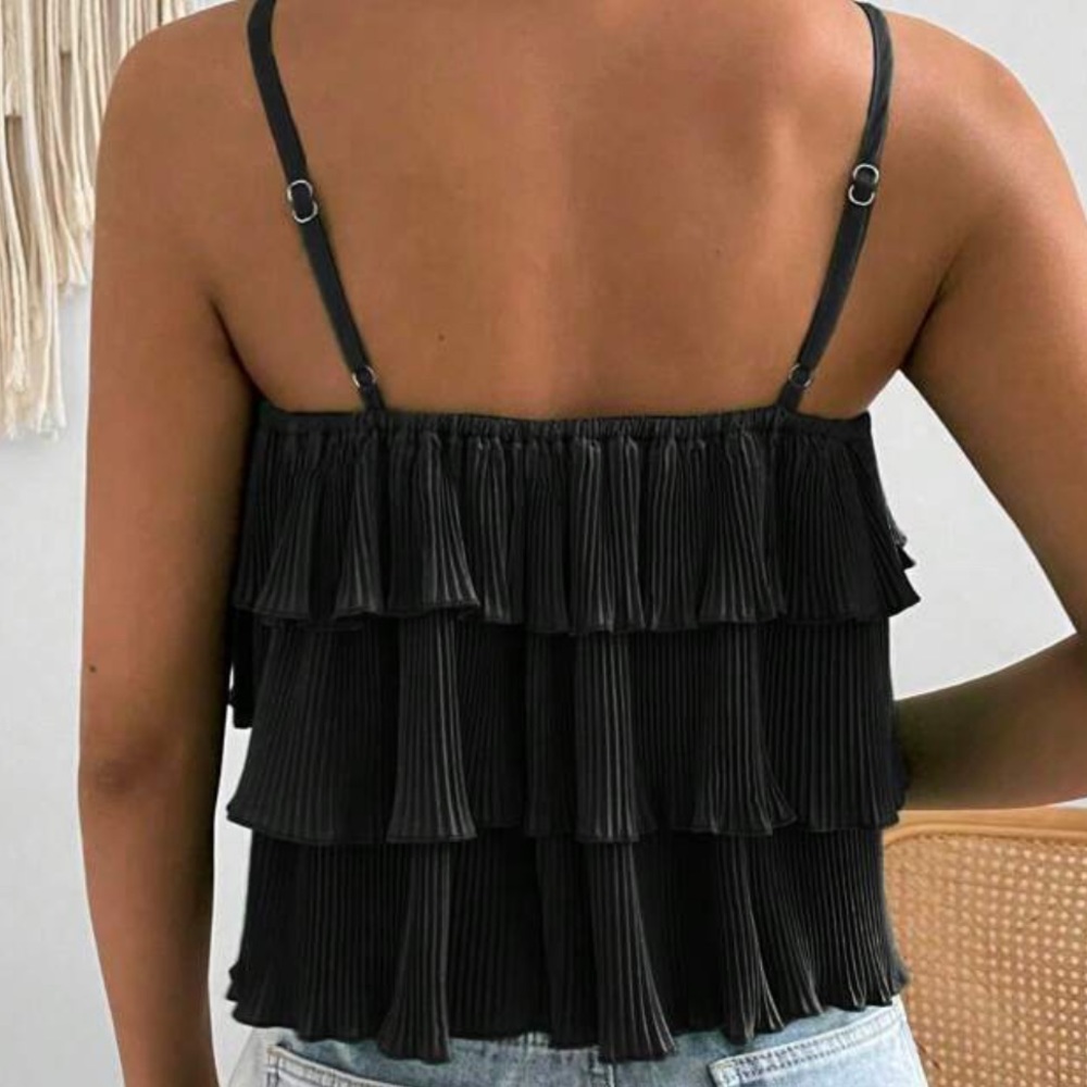 NEVER WORN Ruffle tank - Picture 2 of 4